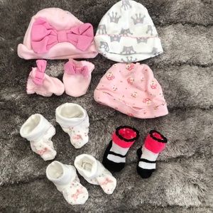 Infant hats mittens/gloves and booties/socks